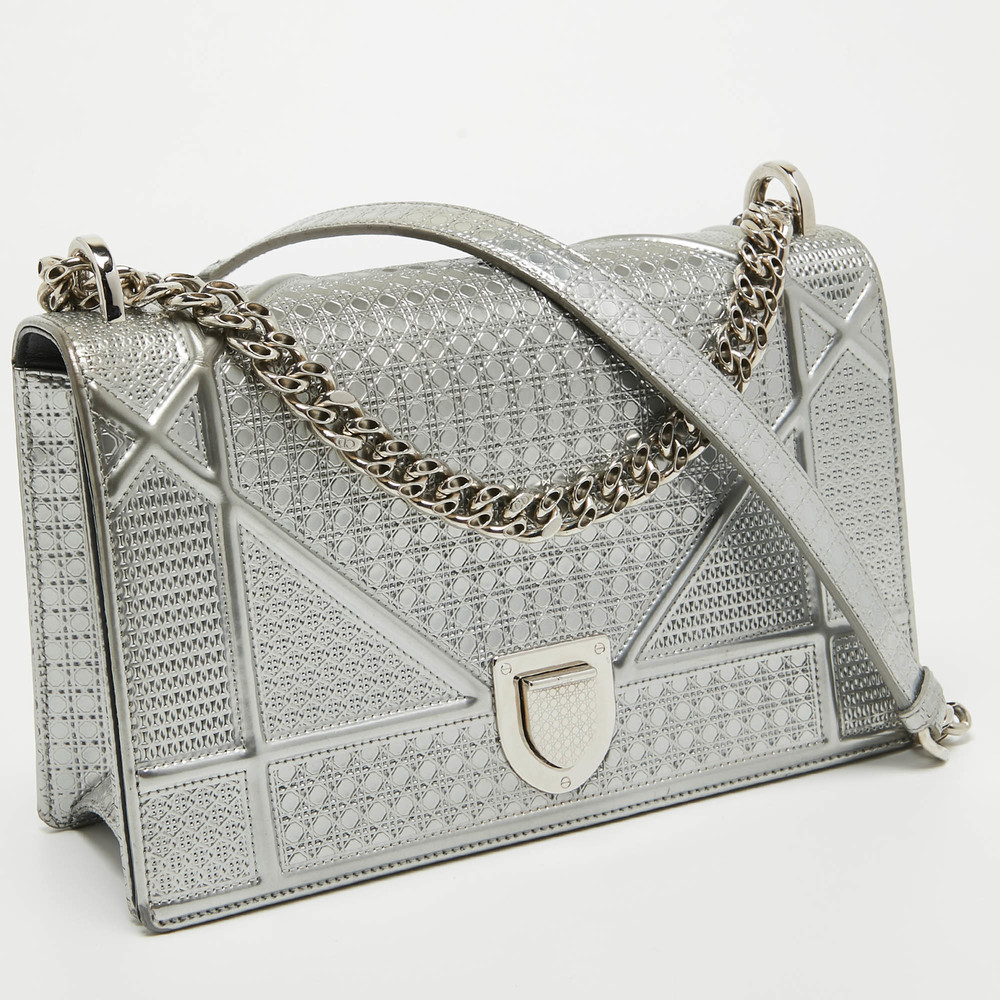 DIOR Silver Microcannage Patent Leather Medium ama Flap Shoulder Bag - Picture 3 of 8